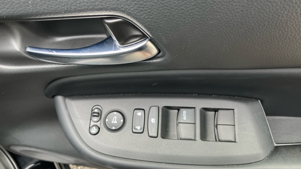 Honda Jazz 1.5 i-MMD Hybrid SR 5dr eCVT Hybrid Hatchback - Image 17