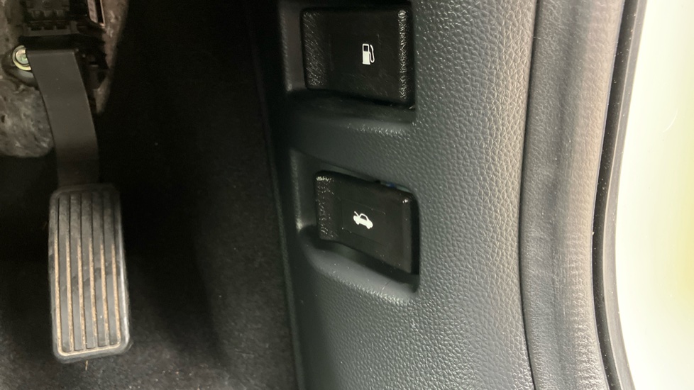 Honda HR-V 1.5 eHEV Advance 5dr CVT Hybrid Hatchback - Image 23