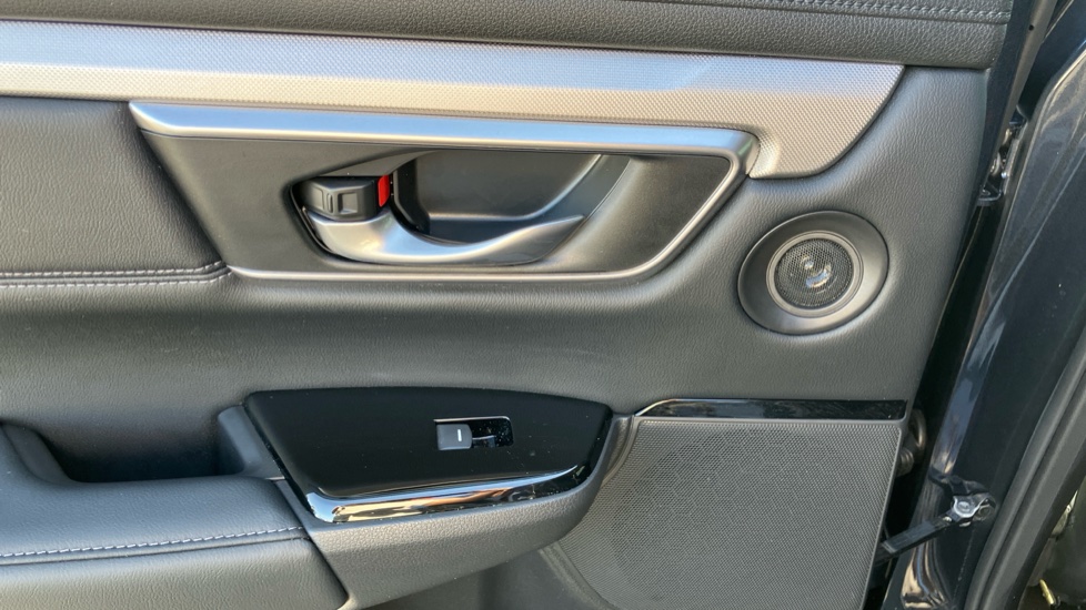 Honda CR-V 2.0 i-MMD Hybrid SR 5dr eCVT Hybrid Estate - Image 17