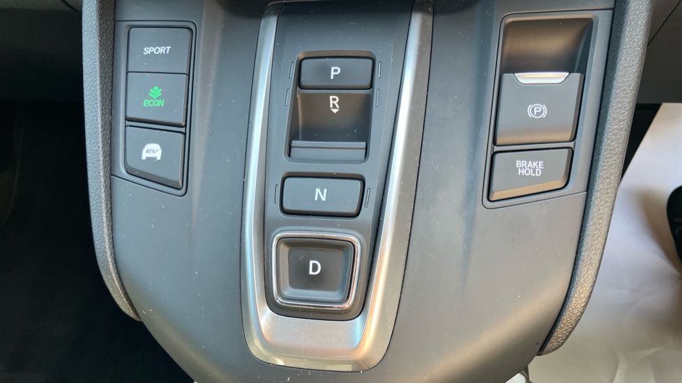 Honda CR-V 2.0 i-MMD Hybrid SR 5dr eCVT Hybrid Estate - Image 31