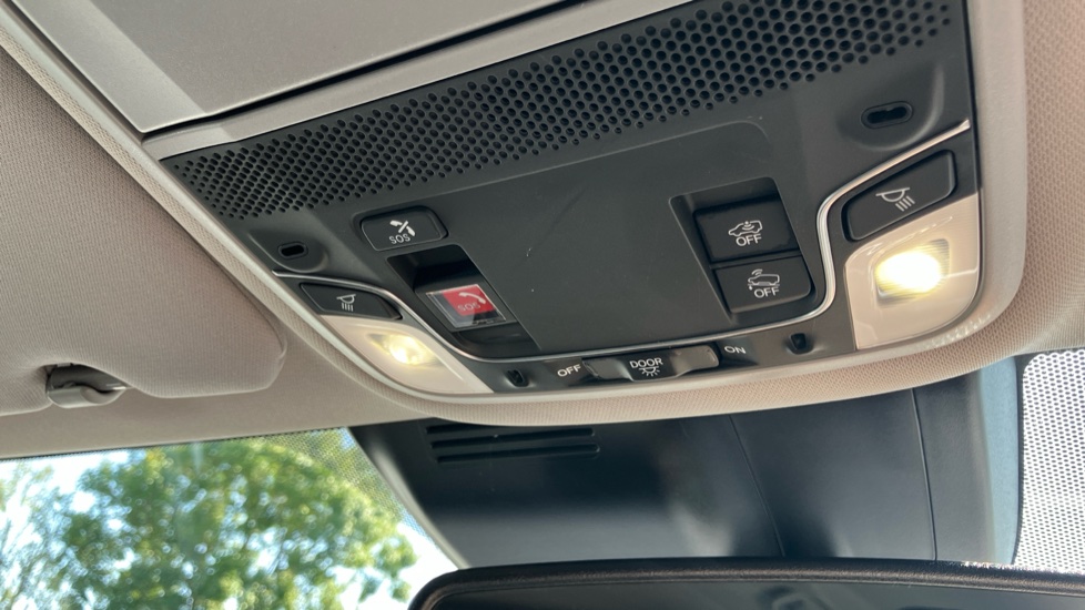 Honda CR-V 2.0 i-MMD Hybrid SR 5dr eCVT Hybrid Estate - Image 32