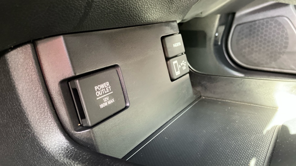 Honda Civic 1.5 VTEC Turbo Sport 5dr CVT Petrol Hatchback - Image 13