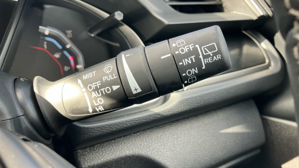 Honda Civic 1.5 VTEC Turbo Sport 5dr CVT Petrol Hatchback - Image 30