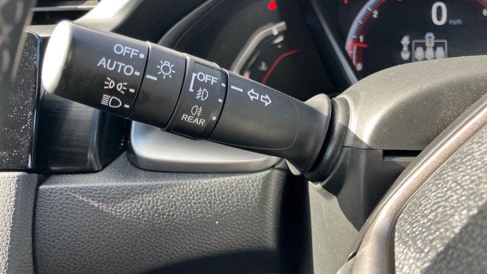 Honda Civic 1.5 VTEC Turbo Sport 5dr CVT Petrol Hatchback - Image 31