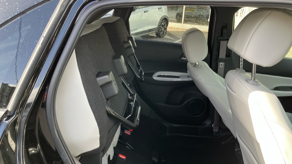 Honda Jazz 1.5 i-MMD Hybrid EX 5dr eCVT Hybrid Hatchback - Image 17