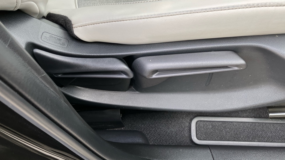 Honda Jazz 1.5 i-MMD Hybrid EX 5dr eCVT Hybrid Hatchback - Image 20