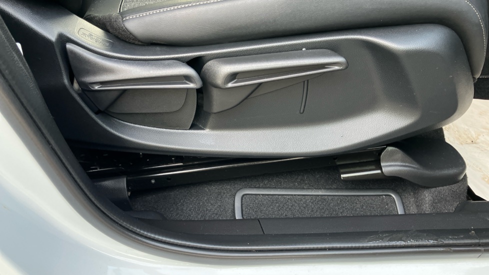 Honda Jazz 1.5 i-MMD Hybrid EX 5dr eCVT Hybrid Hatchback - Image 23