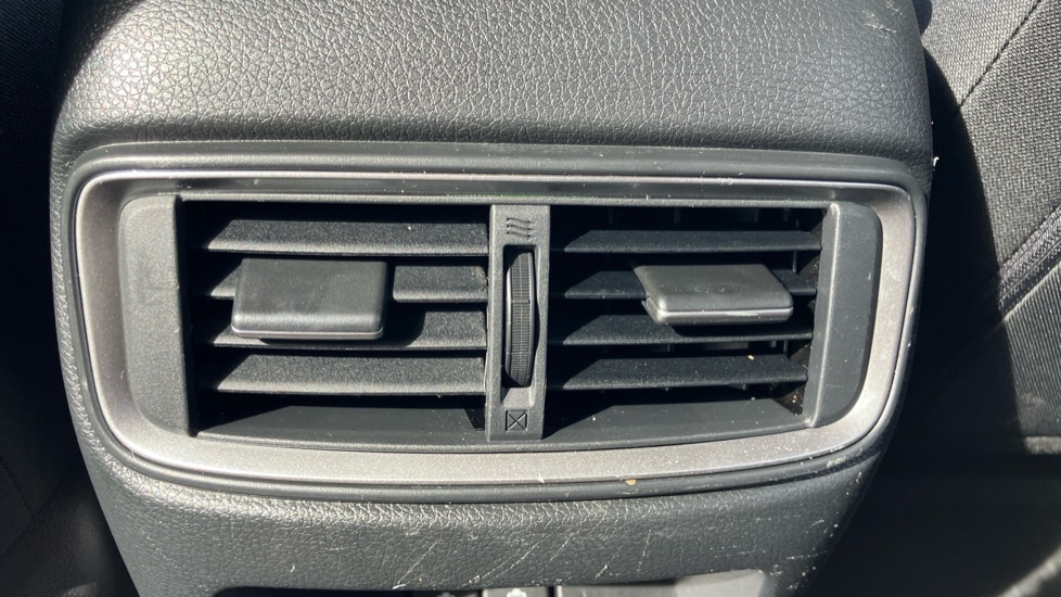Honda CR-V 2.0 i-MMD Hybrid SE 2WD 5dr eCVT Hybrid Estate - Image 14