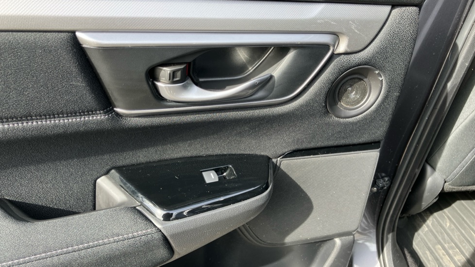 Honda CR-V 2.0 i-MMD Hybrid SE 2WD 5dr eCVT Hybrid Estate - Image 18