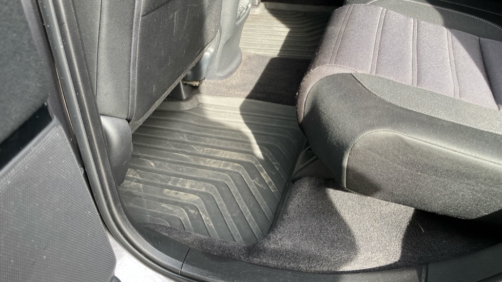 Honda CR-V 2.0 i-MMD Hybrid SE 2WD 5dr eCVT Hybrid Estate - Image 20