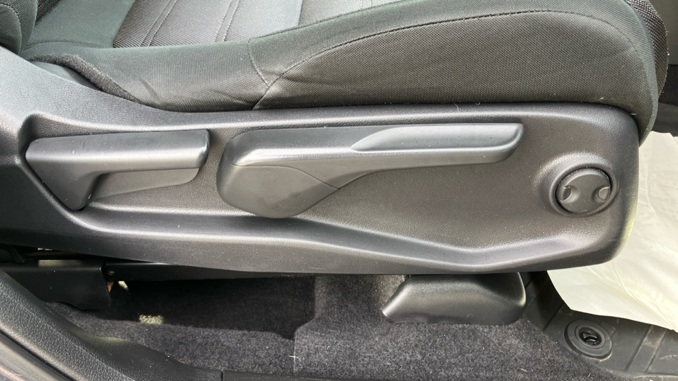 Honda CR-V 2.0 i-MMD Hybrid SE 2WD 5dr eCVT Hybrid Estate - Image 30