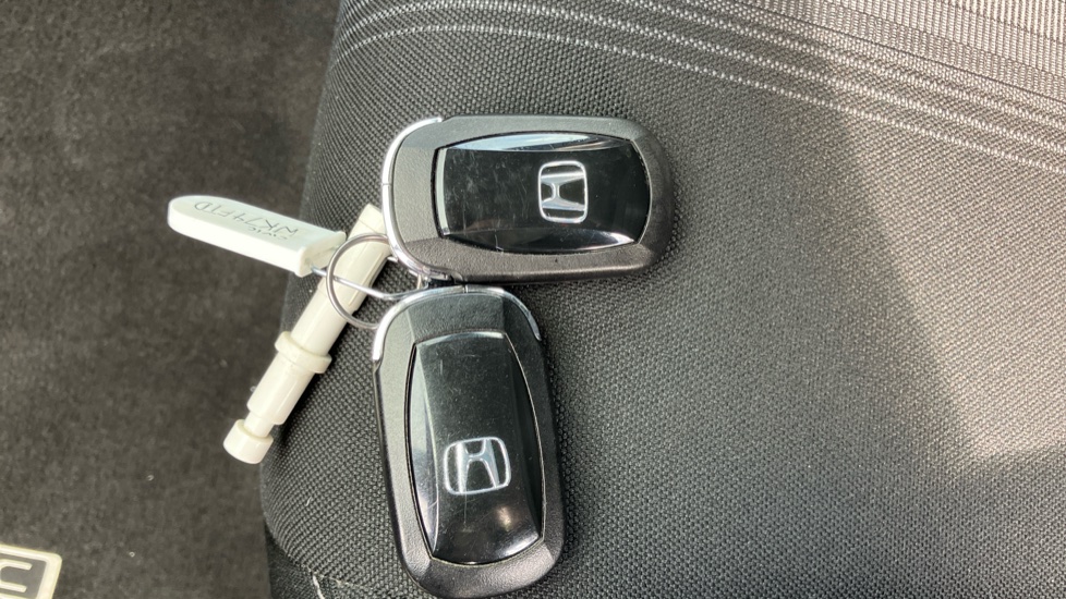 Honda Civic 2.0 eHEV Elegance 5dr CVT Hybrid Hatchback - Image 33