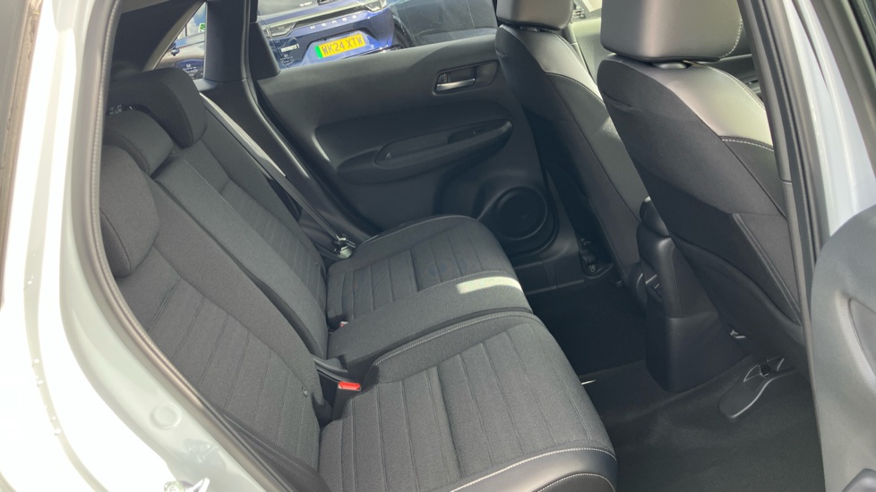 Honda Jazz 1.5 i-MMD Hybrid Crosstar Advance 5dr eCVT Hybrid Hatchback - Image 8