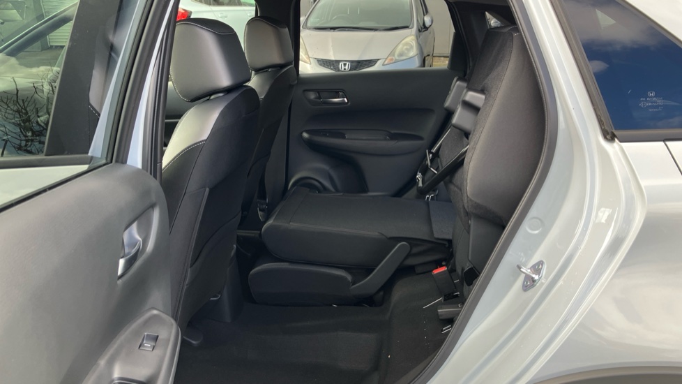 Honda Jazz 1.5 i-MMD Hybrid Crosstar Advance 5dr eCVT Hybrid Hatchback - Image 14