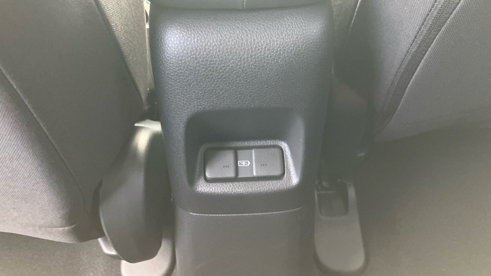 Honda Jazz 1.5 i-MMD Hybrid Crosstar Advance 5dr eCVT Hybrid Hatchback - Image 18