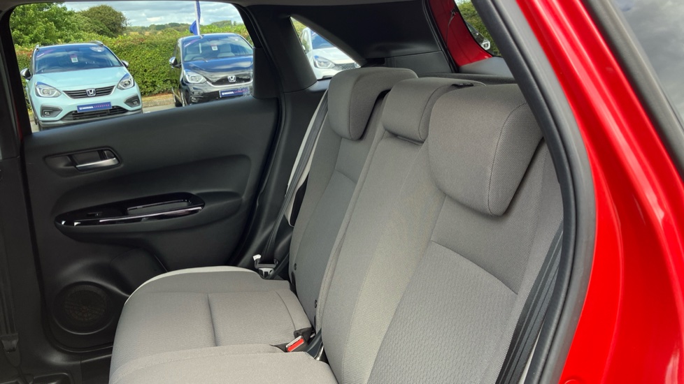 Honda Jazz 1.5 i-MMD Hybrid Crosstar EX 5dr eCVT Hybrid Hatchback - Image 8