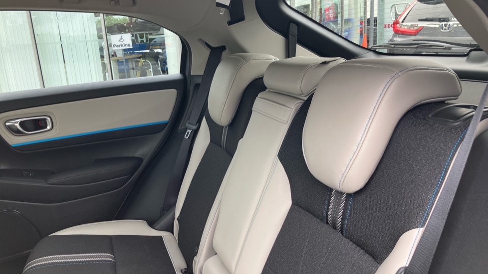 Honda HR-V 1.5 eHEV Advance Style 5dr CVT Hybrid Hatchback - Image 8