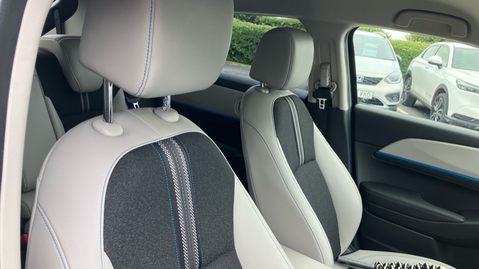 Honda HR-V 1.5 eHEV Advance Style 5dr CVT Hybrid Hatchback - Image 38