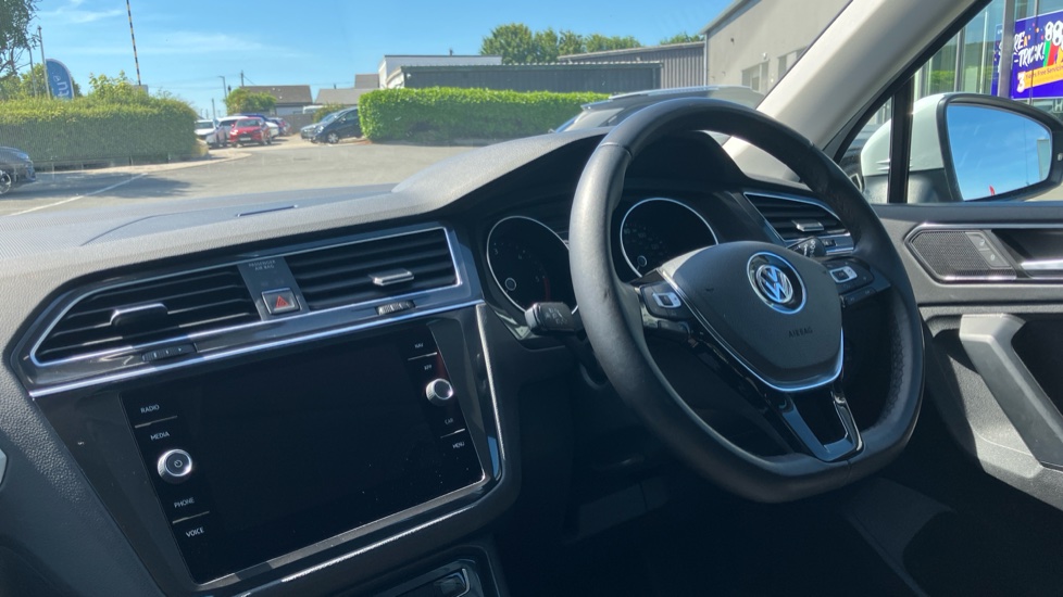 Volkswagen Tiguan 2.0 TDi 150 4Motion SE Nav 5dr DSG Diesel Estate - Image 11