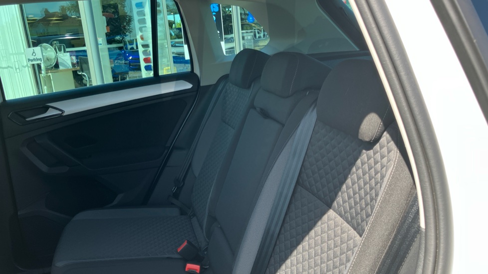 Volkswagen Tiguan 2.0 TDi 150 4Motion SE Nav 5dr DSG Diesel Estate - Image 16