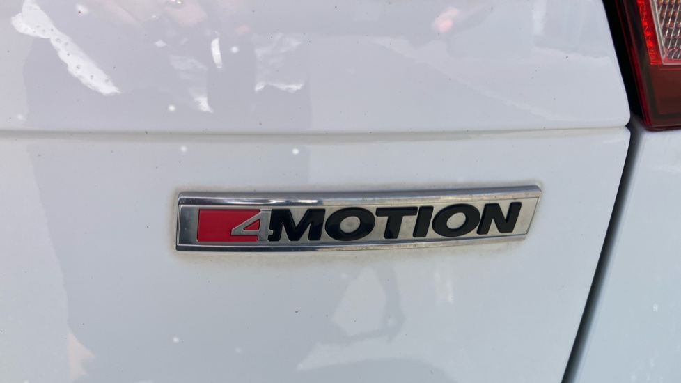Volkswagen Tiguan 2.0 TDi 150 4Motion SE Nav 5dr DSG Diesel Estate - Image 28
