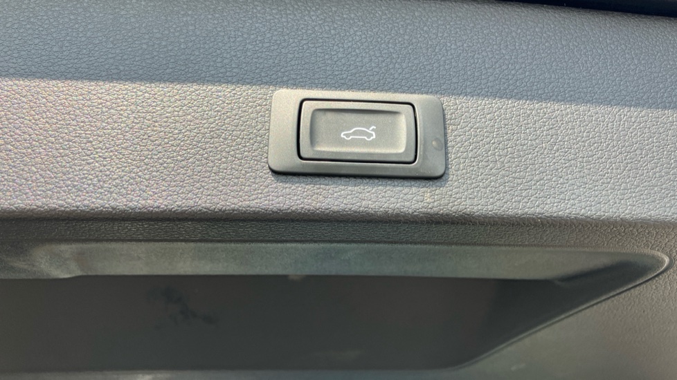 Audi Q2 35 TFSI S Line 5dr S Tronic Petrol Estate - Image 41