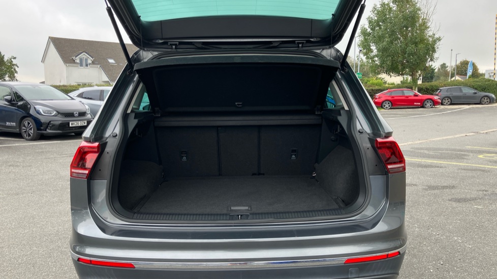 Volkswagen Tiguan 1.5 TSi EVO 150 SEL 5dr DSG Petrol Estate - Image 4