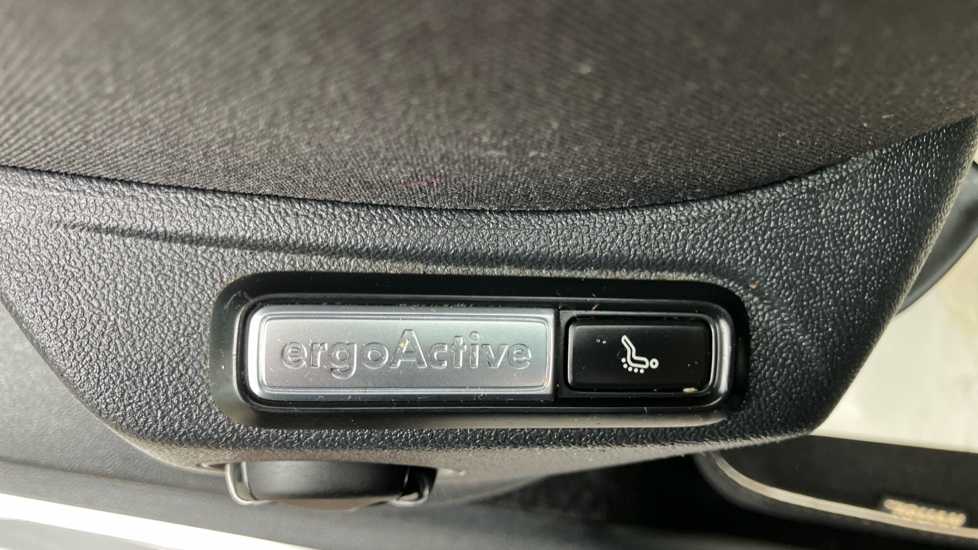 Volkswagen Tiguan 1.5 TSi EVO 150 SEL 5dr DSG Petrol Estate - Image 36