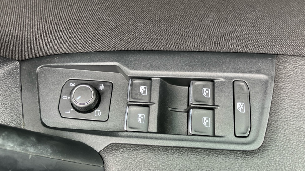 Volkswagen Tiguan 1.5 TSi EVO 150 SEL 5dr DSG Petrol Estate - Image 38