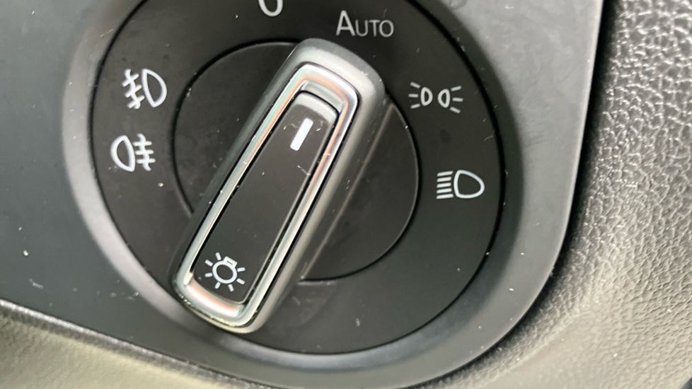 Volkswagen Tiguan 1.5 TSi EVO 150 SEL 5dr DSG Petrol Estate - Image 40