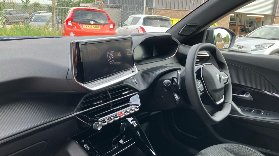 Peugeot 2008 1.2 PureTech 130 Allure 5dr EAT8 Petrol Estate - Image 9