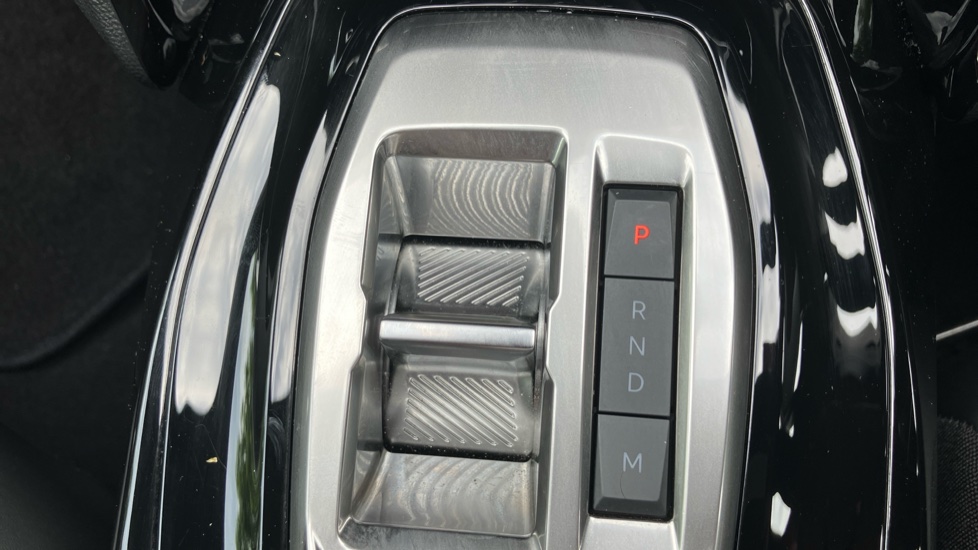 Peugeot 2008 1.2 PureTech 130 Allure 5dr EAT8 Petrol Estate - Image 30