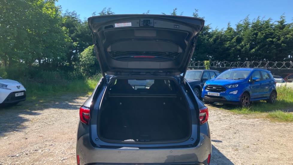 Toyota Corolla 1.8 Hybrid GR Sport 5dr CVT Hybrid Estate - Image 4