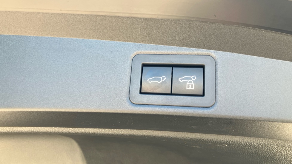 Toyota Corolla 1.8 Hybrid GR Sport 5dr CVT Hybrid Estate - Image 21