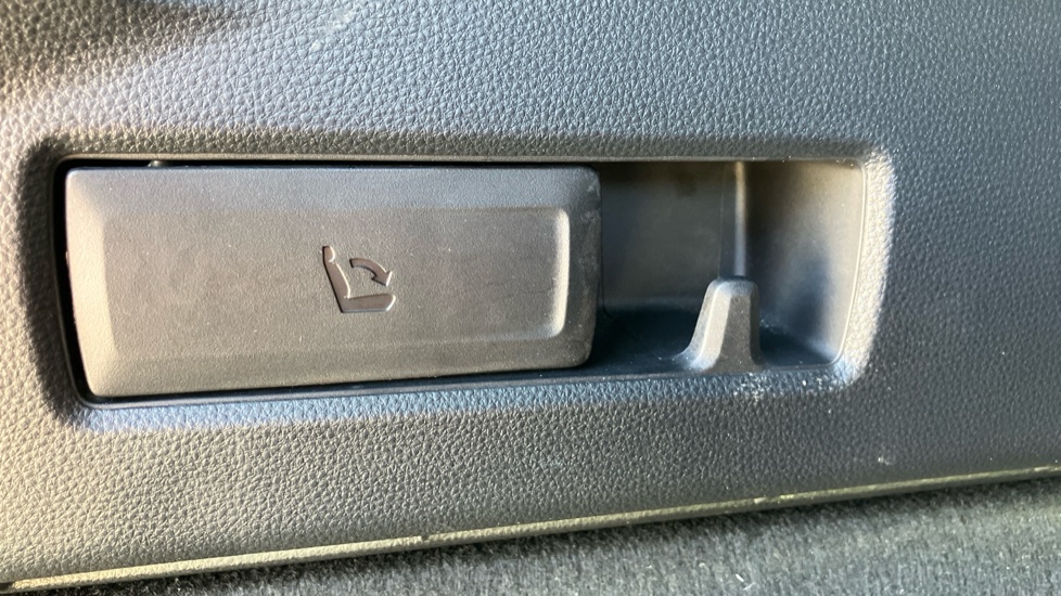 Toyota Corolla 1.8 Hybrid GR Sport 5dr CVT Hybrid Estate - Image 22