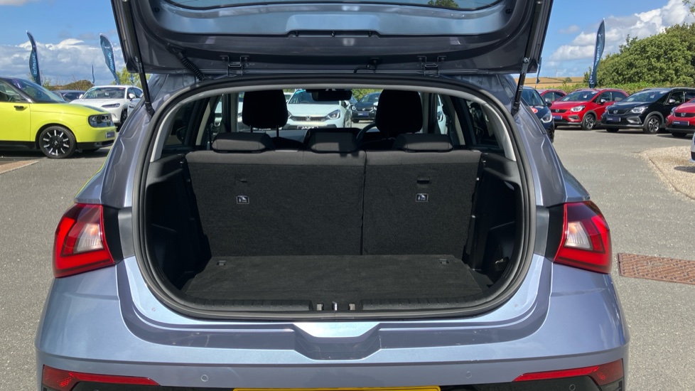 Hyundai i20 1.0T GDi Premium 5dr Petrol Hatchback - Image 4