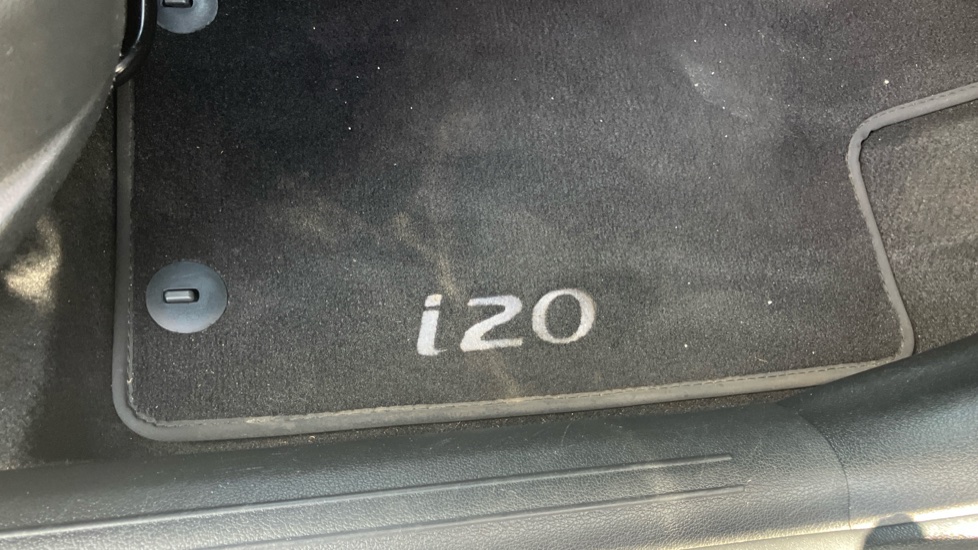 Hyundai i20 1.0T GDi Premium 5dr Petrol Hatchback - Image 27