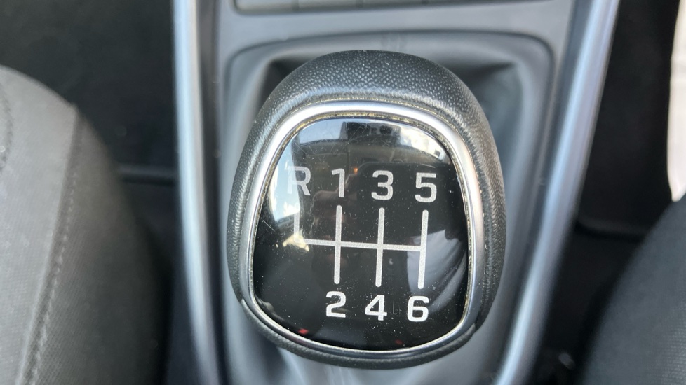 Hyundai i20 1.0T GDi Premium 5dr Petrol Hatchback - Image 32