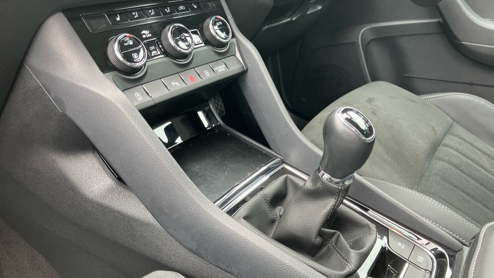 Skoda Karoq 1.5 TSI SE L 5dr Petrol Estate - Image 13