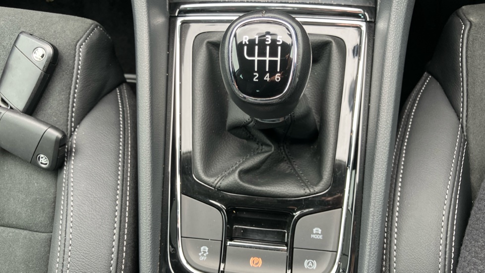 Skoda Karoq 1.5 TSI SE L 5dr Petrol Estate - Image 43