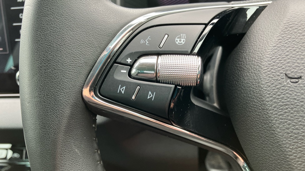 Skoda Karoq 1.5 TSI SE L 5dr Petrol Estate - Image 47
