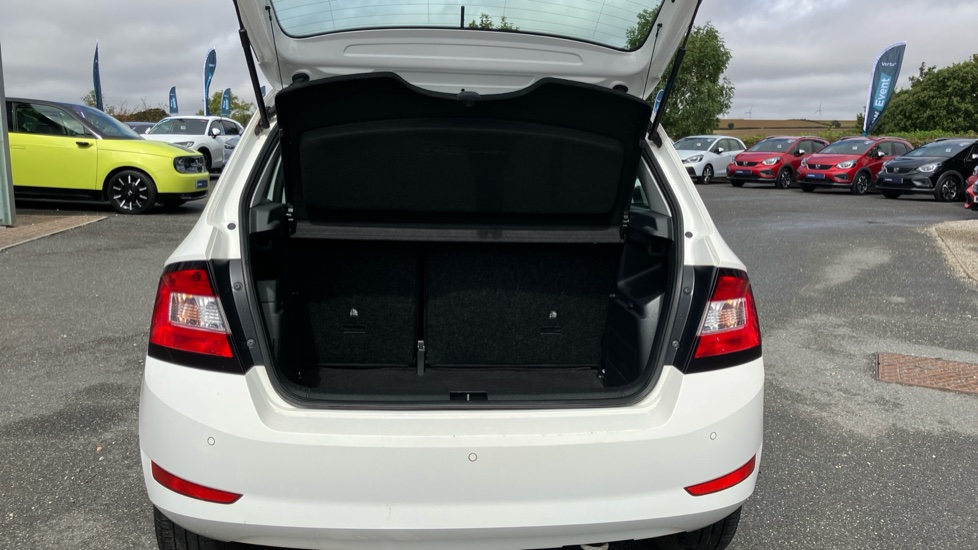 Skoda Fabia 1.0 MPI 75 SE 5dr Petrol Hatchback - Image 4