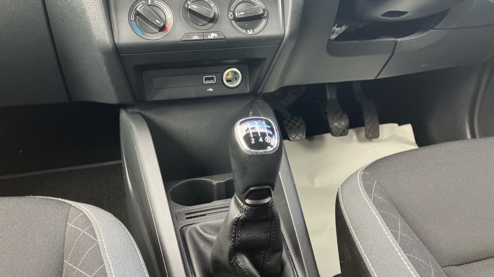 Skoda Fabia 1.0 MPI 75 SE 5dr Petrol Hatchback - Image 13