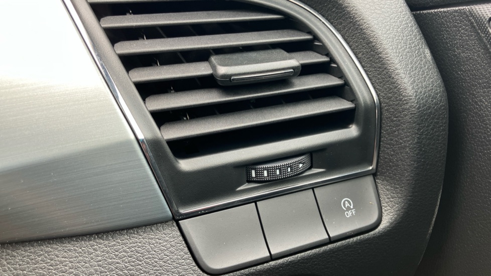 Skoda Fabia 1.0 MPI 75 SE 5dr Petrol Hatchback - Image 29
