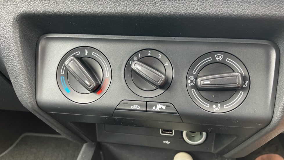 Skoda Fabia 1.0 MPI 75 SE 5dr Petrol Hatchback - Image 32
