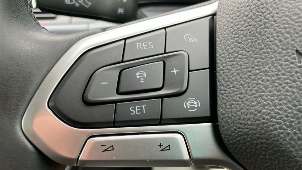 Volkswagen Golf 1.5 eTSI 150 Active 5dr DSG Petrol Hatchback - Image 44