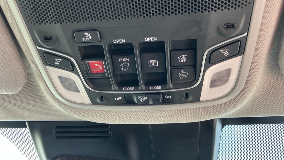 Honda CR-V 1.5 VTEC Turbo EX 5dr Petrol Estate - Image 47