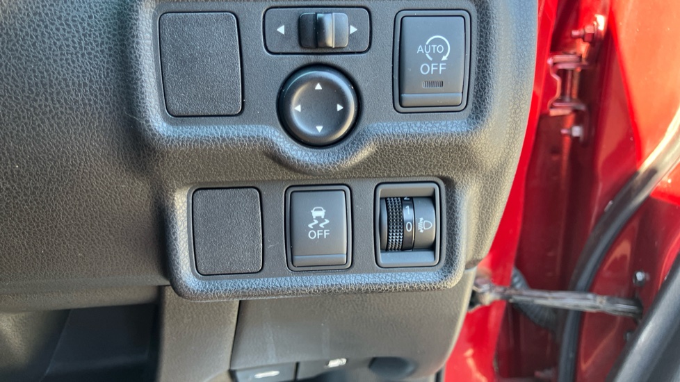 Nissan Note 1.2 Acenta 5dr Petrol Hatchback - Image 32