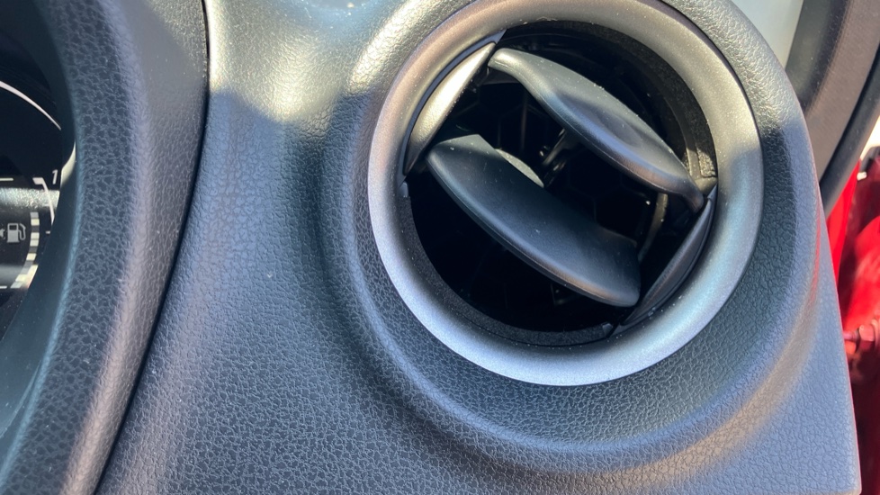 Nissan Note 1.2 Acenta 5dr Petrol Hatchback - Image 34