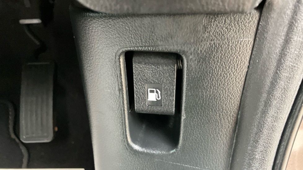 Honda CR-V 2.2 i-DTEC SE-T 5dr Auto Diesel Estate - Image 33
